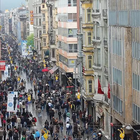 Oda ve Kahvaltı Istiklal 3*